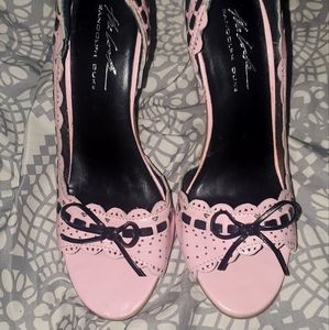 Randolph Duke The Look Black & pink Pump Heels